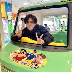Kondo Yohdi Instagram - 去年の11月の写真です。時差投稿。

最近クレヨンしんちゃんのグッズとかが
かわいくて買っちゃうから、
また春日部行きたいなーってなってる。

いつも駿太とか優雅に写真撮ってもらうのに
いつ投稿されるんですかこれ！って
ちょっと怒られるので気まずいです。
がんばります。だからたくさんコメントください。

ワンマンライブまであと5日。