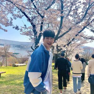 Koo Ja-sung Instagram - 한장더😘