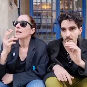 Kora Karvouni Instagram - Παγκόσμια πρεμιερα για τις @_oi.maries Επόμενο επεισοδιο 12/4 @mihalis.panadis #korakarvouni #comedy #comedyvideos #comedyreels #oimaries youTube.com/OI_MARIES