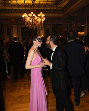 Kora Karvouni Instagram - I love you @angelosbratis together as one at this beautiful event by @voguegreece.
Without you everything would be different #angelosbratis #angelosbratisatelier #hautecouture #korakarvouni
