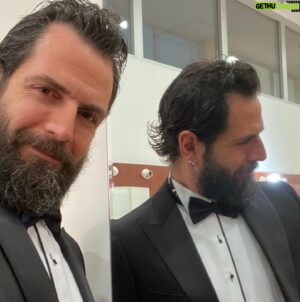 Korel Cezayirli Instagram - #me #and #myself 🤘