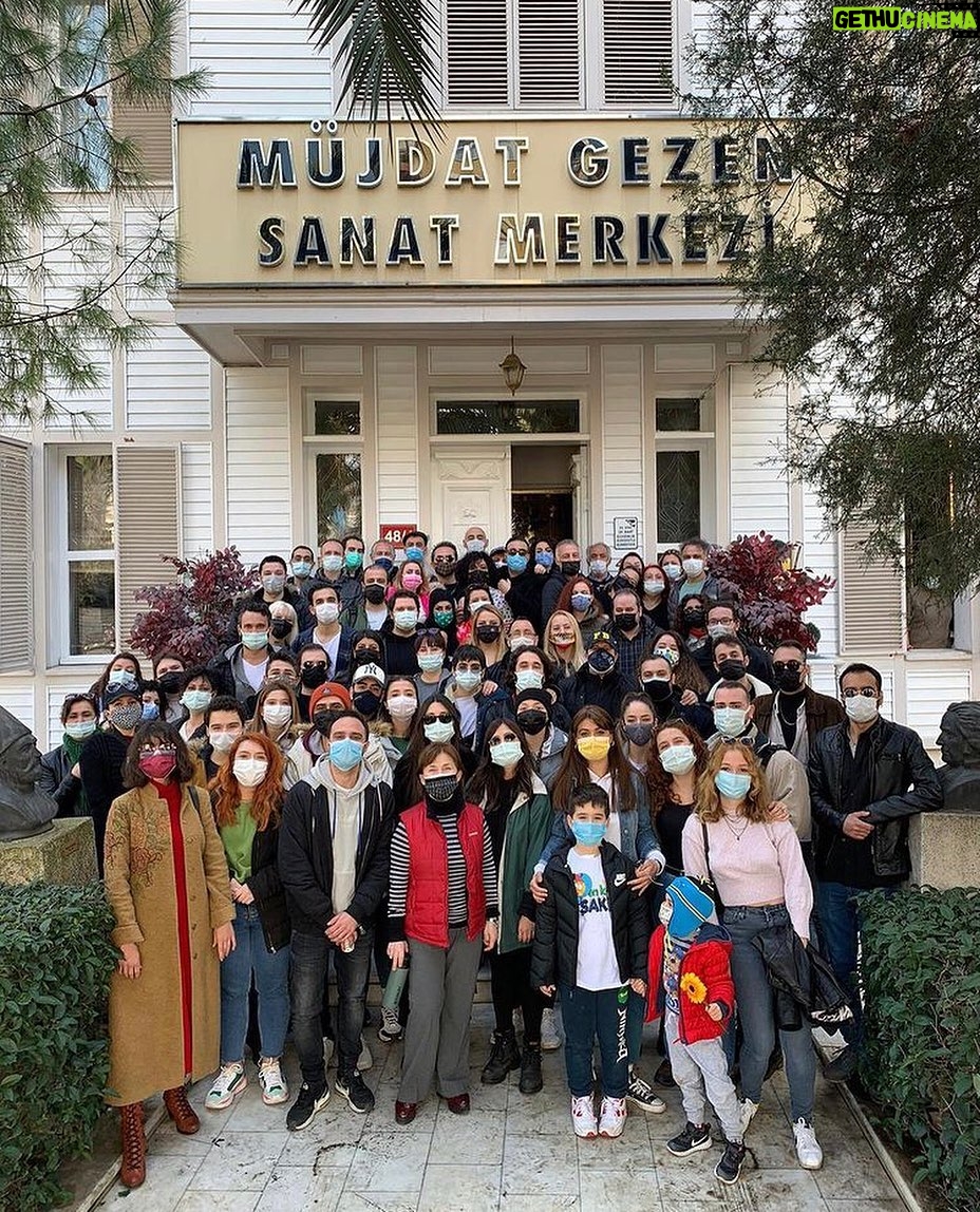 Korhan Herduran - 3 Likes - Müjdat Gezen yalnız değildir(nokta)
#müjdathocasenbizimherşeyimizsin