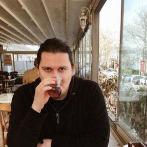 Korhan Herduran Instagram - Çayı koklayan adam
