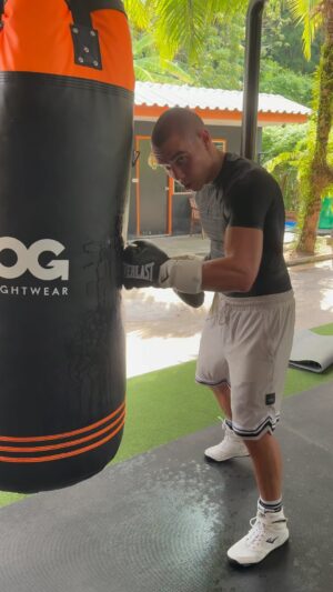 Kostya Tszyu Instagram - Работа на моторику движения . #boxingtraining #boxinglife @timtszyu @australianboxing @russianboxingfederation