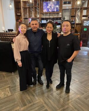 Kostya Tszyu Instagram - Сходили на ужин к хорошим знакомым ( друзьям ) в ресторан Дом Кимчи @dom.kimchi @irkogay Всё очень вкусно, по домашнему тепло! Они недавно открылись и хотим пожелать Вам успехов и процветания! До новой встречи