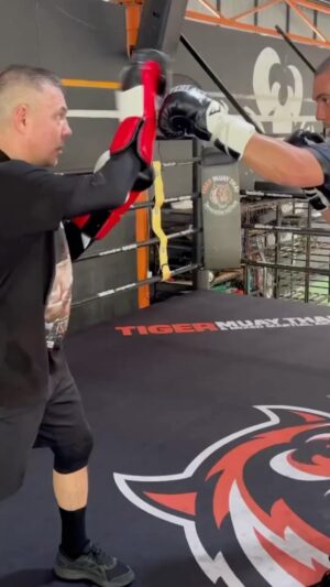 Kostya Tszyu Instagram - @kostyatszyu teaching @timtszyu a few new tricks of the trade 💥

#nolimitboxing