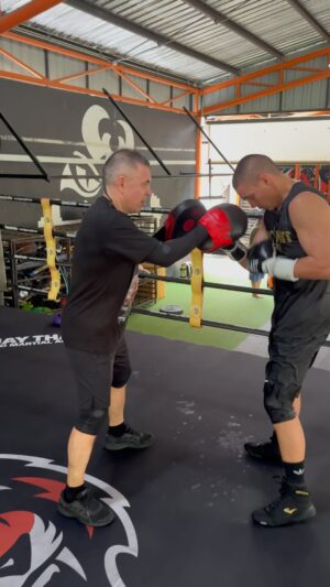 Kostya Tszyu Instagram - Another great training session. Ещё один классный тренировочный день . Правильная тактика и стратегия ключ к успеху в бою. @nolimit_aus @russianboxingfederation #boxingtraining #boxingworld