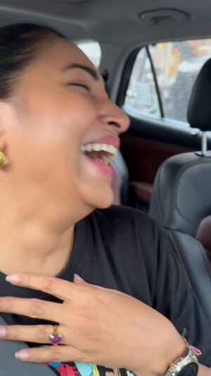 Kranti Redkar Instagram - If you share this kind of humour with your family and friends pls write in comments. I want to know that I am not the only one .
