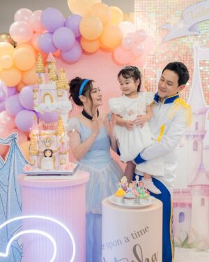 Krirkphol Masayavanich Instagram - 3.3 years old ka #PrincessNatashas3rdBirthday @babynatashacm