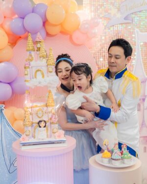 Krirkphol Masayavanich Instagram - 3.3 years old ka #PrincessNatashas3rdBirthday @babynatashacm