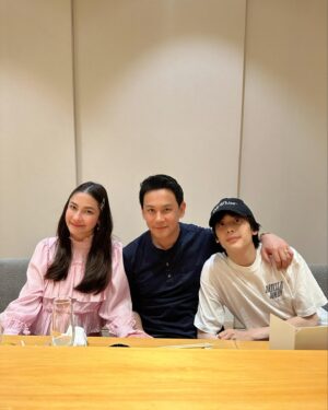 Krirkphol Masayavanich Instagram - เก็บโอมากาเสะในเครือ Sushi Ichizu ครบ 2 ร้านเลย ปกติทาน Sushi Ichizu ประจำอยู่แล้ว

เค้าเเตกไลน์ร้านใหม่ ‘ร้านKokoro Omakase’ ร้านโอมากาเสะในห้าง คอนเซปต์ Everyday Omakase คุ้มมากให้เยอะถึง 20 คำ ทุกคอร์สมีอูนิ เชฟก็มาจาก ร้าน Ichizu ด้วย