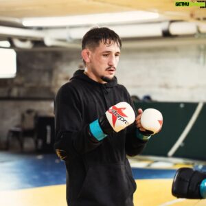 Kris Moutinho Instagram - The days work is done and is put forward toward the final goal. November 18th I come to show the tremendous work of me and my coaches and teammates make sure you go on czmma.com get your tickets or get the stream use my name for the code so i get credit im coming to show out so dont miss it

@paperviewproductions
.
.
.
#soulless #silverbackvibes #hardwork #mma #ufc #combatzone #boxing #kickboxing #wrestling #topgamemanagement #upperkutsboxingclub #newenglandcartel #regimenttrainingcenter #leaveeverythingtogod #mentalhealthmatters #22mohawks