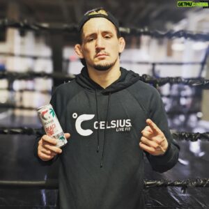 Kris Moutinho Instagram - Y'all know the vibes only a few weeks left till war and @celsiusofficial is the only thing getting me through the training. So get to the store and grab yours and you'll see what I'm talking about.
.
.
.
#celsiusofficial #celsiuslivefit #celsiusbrandpartner #soulless