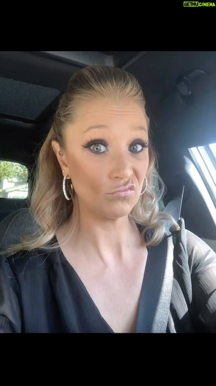 Kristen Renton - 569 Likes - A few #HumpDay expressions for your enjoyment 😂😂 #HappyHumpday #HalfWayDone #IsMyFaceAlwaysThatStupid