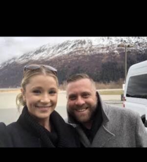 Kristen Renton Instagram - Happiest birthday to the one who always has my back, is a phenomenal friend, and always tells the truth… even though I annoy the shit out of them 🤣🤣 love ya @kyleeakin #HappyBirthday #LoveYou #Bestie #ThankYouForBeingAFriend