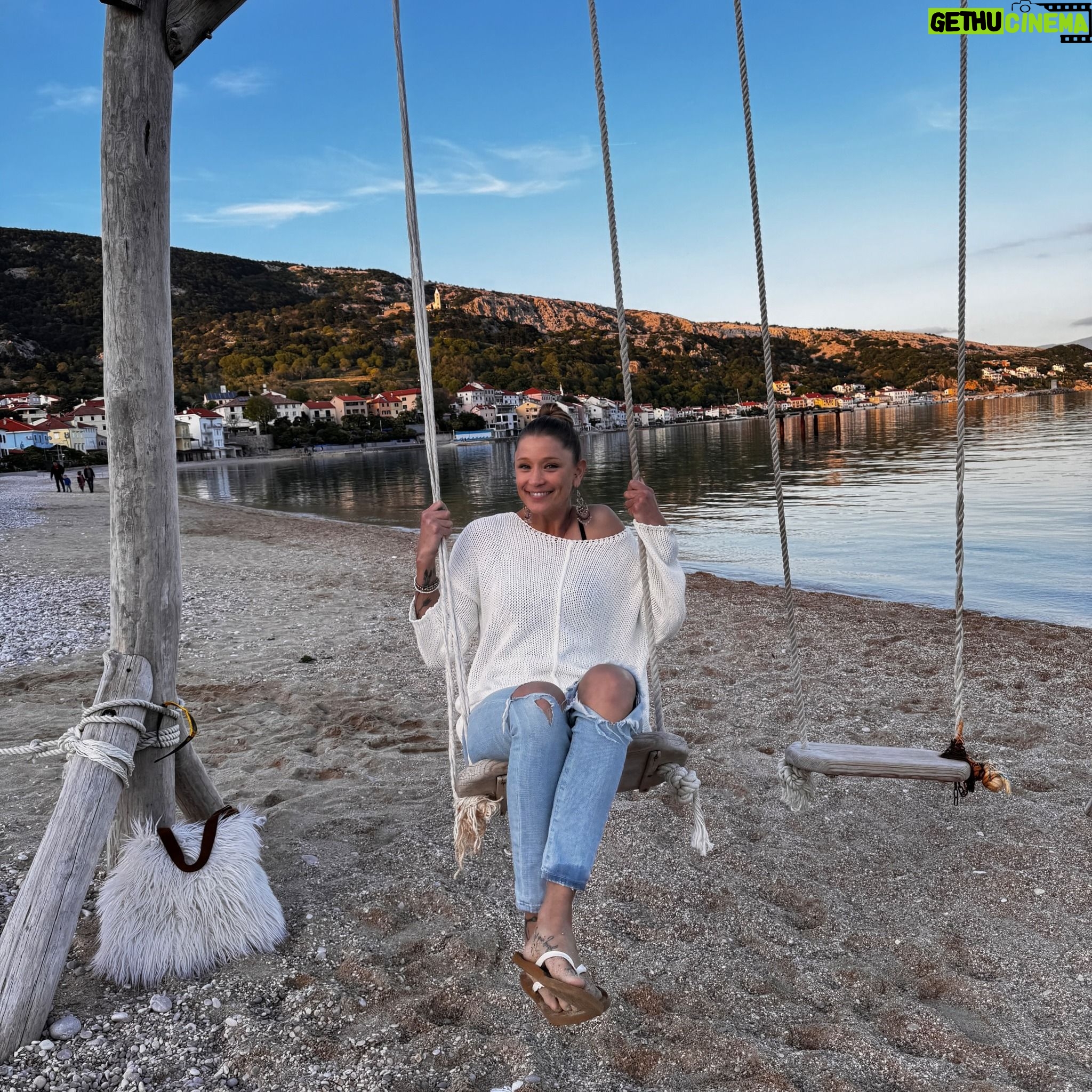 Kristen Renton - 373 Likes - Happiness is…..