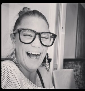 Kristen Renton Instagram - Here’s looking at you kid 🤓📸 by @ulrichthomsen #IAmStealingTheseGlasses #SetFun #RunFilm