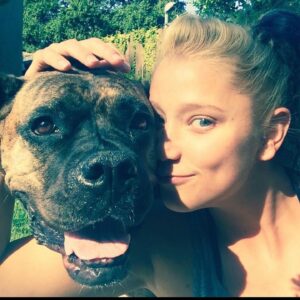 Kristen Renton Instagram - It’s never gotten easier… it’s just gotten longer since you’ve been by my side. Not a day goes by I don’t miss you. Love you Roxy momma ❤️💔🐾 #TillWeMeetAgain #MissYouLikeCrazy #MyFirstTrueLove #PetsAreChildrenToo #MyBestFriend