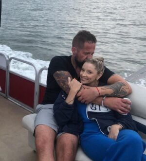 Kristen Renton Instagram - #HappyBirthday to this amazing man.  I am so proud of you and everything you are accomplishing. Things may not always be puppies and rainbows, but there is no one else I’d rather trudge through the shit with than you.  Happy Birthday baby! Here’s to another 44 more 🥳🍻🎂😘 #BdayBoy #LoveYou #FindYourHappy