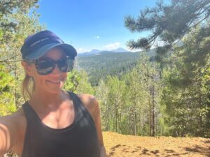 Kristen Renton Instagram - Operation “countdown ‘till 40” was officially a success!! What an amazing way to spend the last bit of my 30’s… hiking in Colorado, coming face to face with a very, VERY large Moose (and not dying) and having dinner in the oldest building in Colorado. I am only lucky lady ☺️ #ColoradoHasMyHeart #HappyGirl #Birthday #Family #HappiestWhenImOutdoors #Dillion #Frisco #Breckenridge #10k #ThankGodTheMooseDidntKillMe