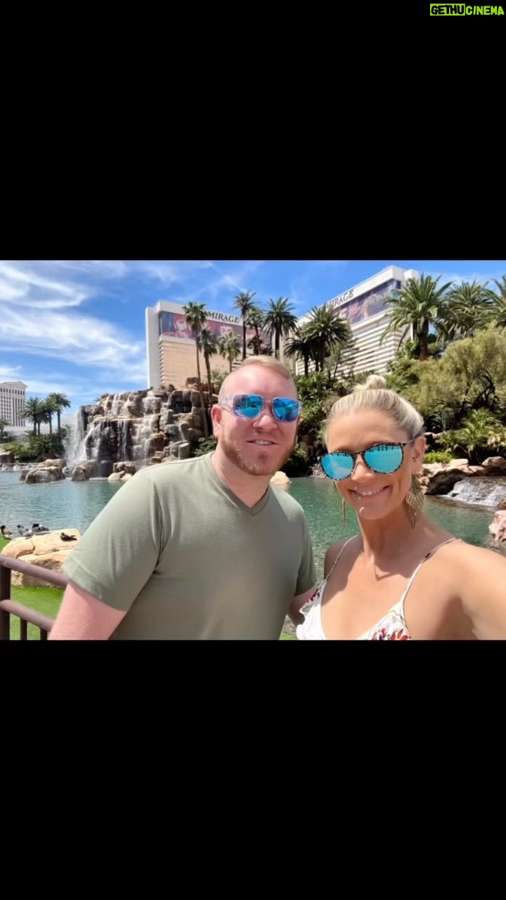 Kristen Renton - 174 Likes - Happy Birthday @ryangregorio 🥂🍾🎂🎉🎊🎈🎁😘 Love you and miss you! #BirthdayBoy #CheersToYou #LoveYa