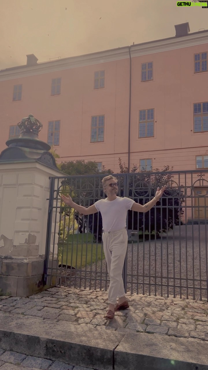Kristian Matsson - 2.6K Likes - Greetings from Sweden. By @annastohr