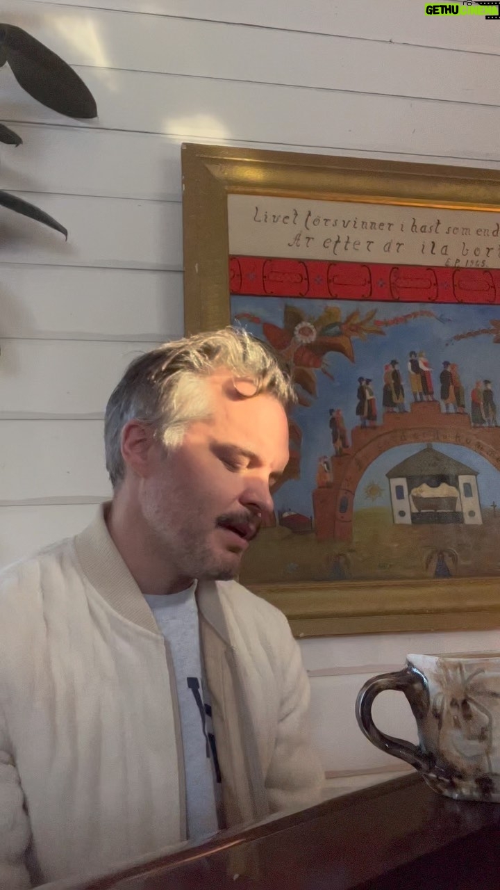 Kristian Matsson - 2.5K Likes - Yelling some Tom Waits into the sun