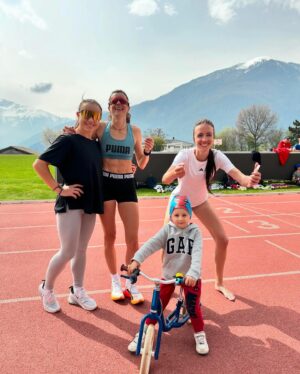 Kristiina Mäki Instagram - 1* klasik
2* Curon 😍
3* hledání pokladu
4* laktát do m**dek
5* ,Kimi se mnou bude spát, já mám v posteli místo’
6* gang
7* proč jíš ty okurky napůl / protože jo
8* recharging
9* ♥️
10* cesty víc než komfortní s @toyotaceskarepublika 🚀