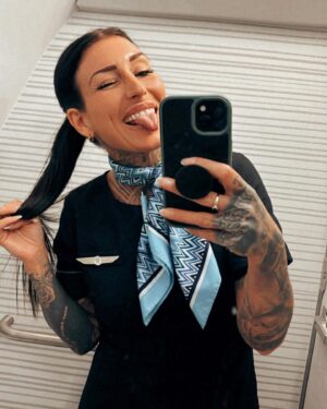 Kristina Bisson Instagram - Une bonne nouvelle aujourd’hui 😁🩵❤️