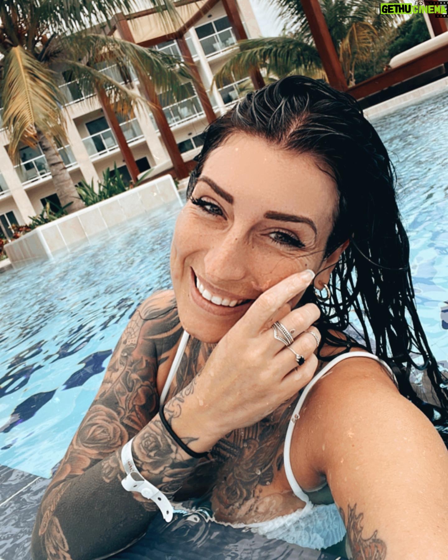 Kristina Bisson - 709 Likes - Ready ✈️