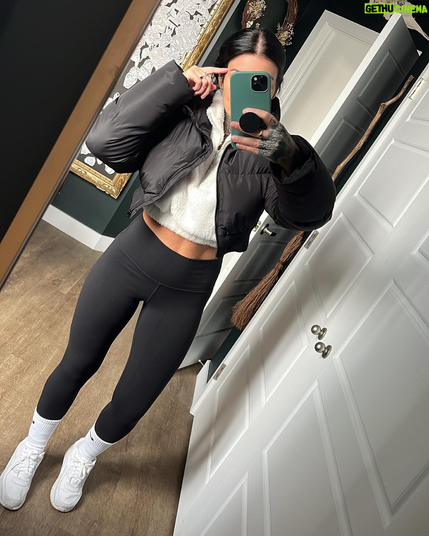 Kristina Bisson - 665 Likes - ❄️ ⛄️