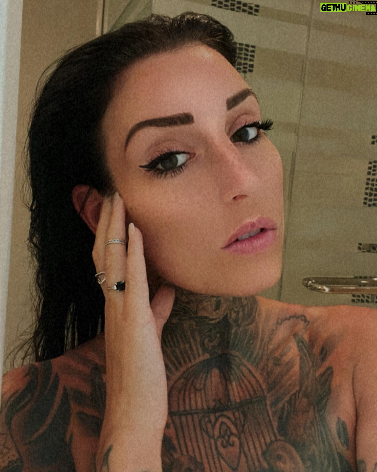 Kristina Bisson - 834 Likes - 🥂