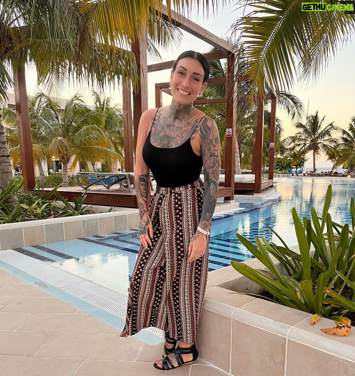 Kristina Bisson - 594 Likes -