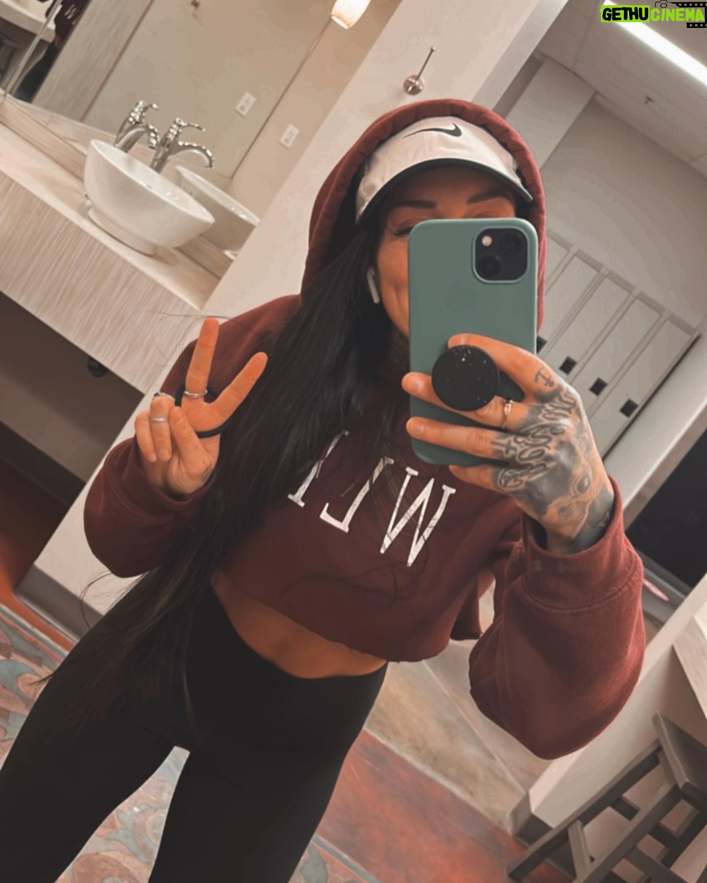 Kristina Bisson - 572 Likes - #selfcare ✨