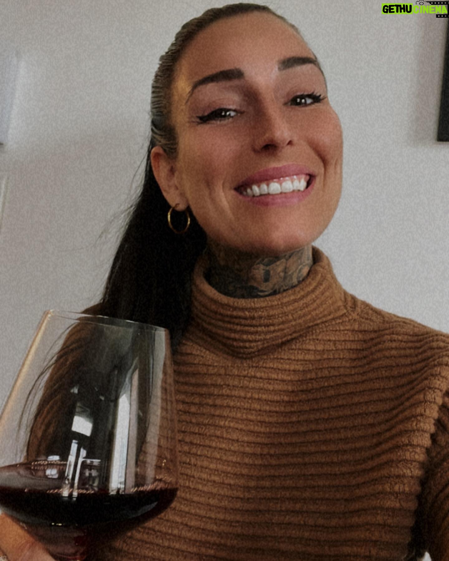 Kristina Bisson - 745 Likes - 🧸