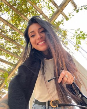 Kristina Bisson Instagram - Essaie d’un autre angle 🤷🏻‍♀️😂