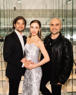 Kristina Kretova Instagram - Самый восхитительный день рождения 🌟
Часть первая 🫶

Огромное спасибо моим друзьям за этот подарок 🎁 
Как я счастлива была встретить мой Новый год с вами! Самые лучшие, самые веселые, самые искренние и любимые!!!

🫶🫶🫶🫶🫶🫶🫶

📸 @kuterin_roman спасибо за первоклассные фото ✨✨✨