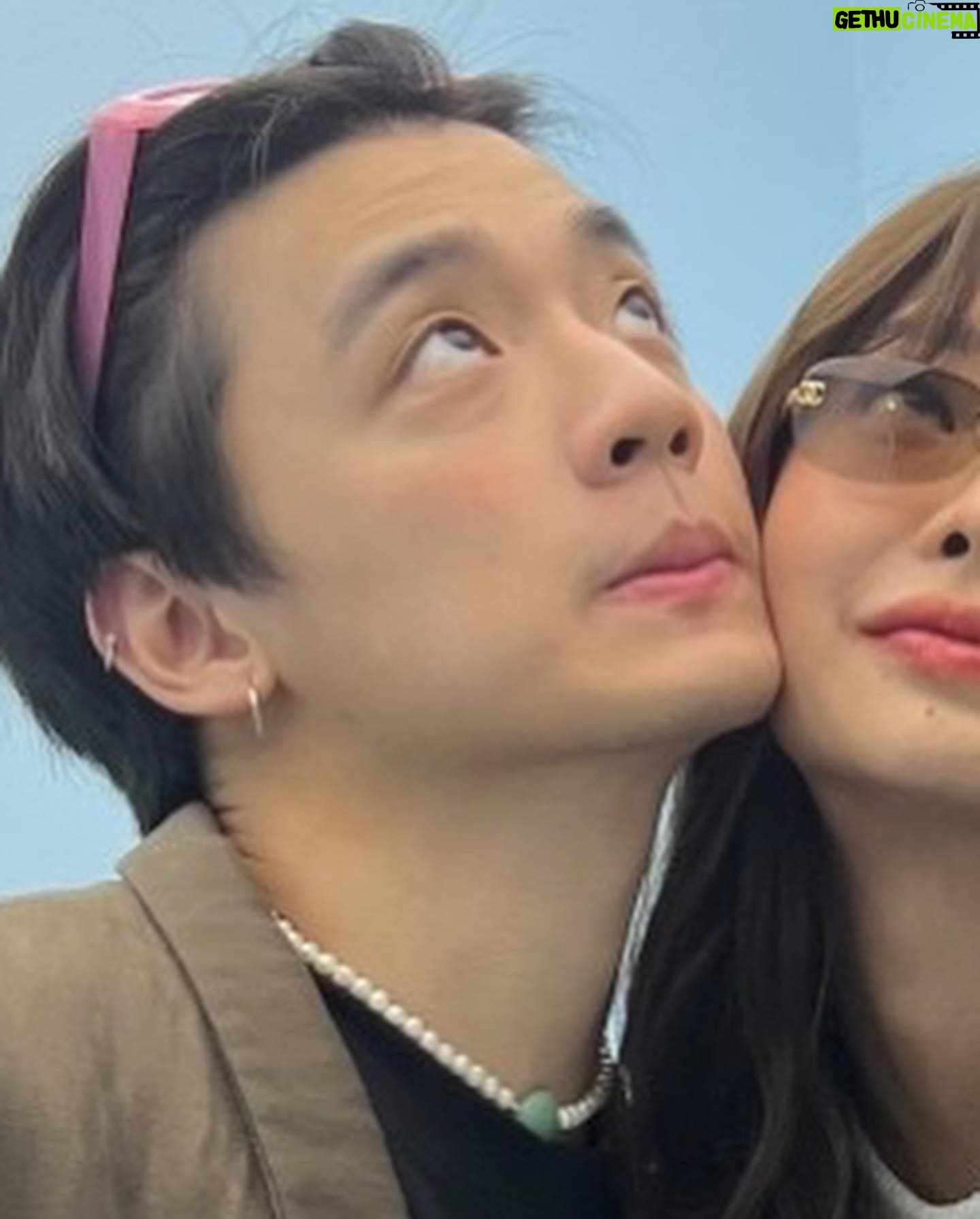 Krit Jeerapattananuwong - 528.2K Likes - โดนชิงลงก่อน ไม่เหลือรูปให้ทำทรงเลย..