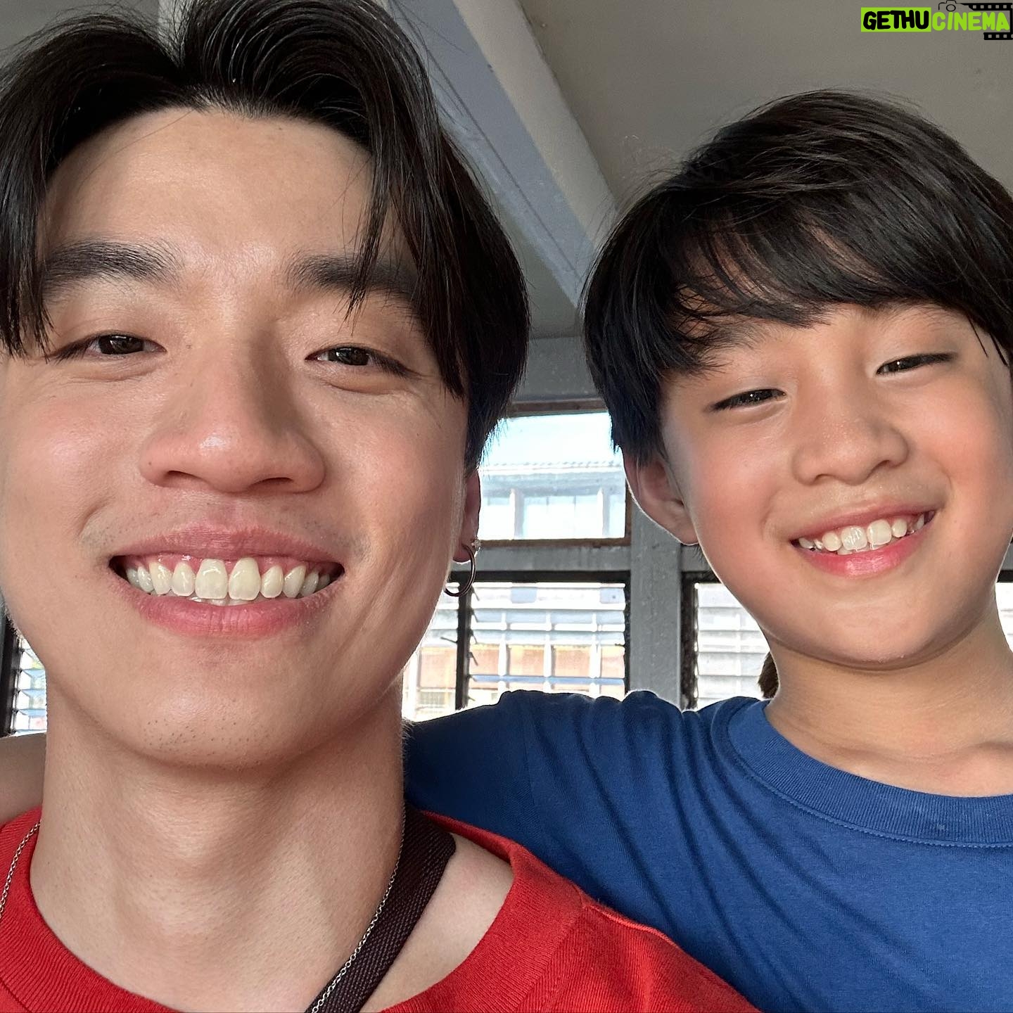 Krit Jeerapattananuwong - 156.1K Likes - กำลังจะปล่อยเพลงแล้วนะคับ.. #เด็กเกินไป