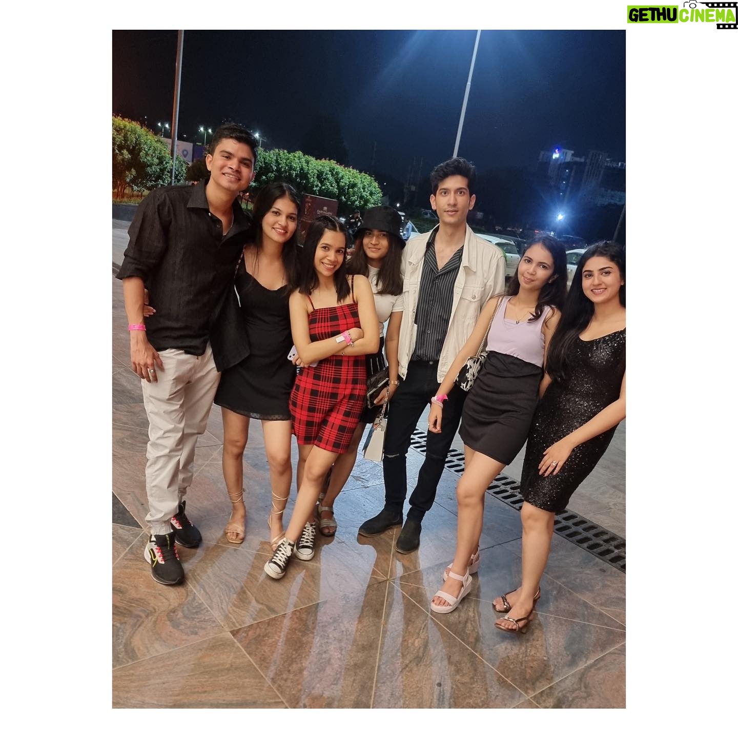 Krittika Pradeep - 1.2K Likes - Vistara party was fun ✨💜