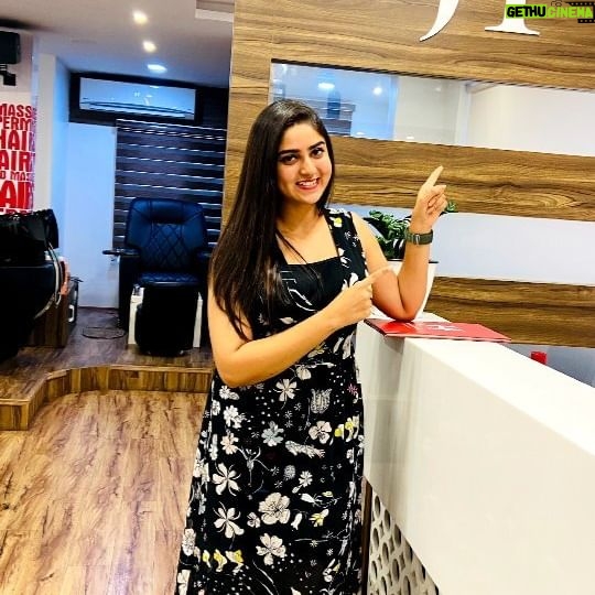 Krittika Pradeep - 1.5K Likes - " The best thing is to look natural and I visited the salon to look natural "
For booking contact 📞 97784 25325
#jawedhabibkochi #new #hairstyles #unisex #saloon #ladieshaircut
#hair #beauty #haircut #hairstylist #haircolor #makeup #hairsalon #nails #balayage #hairdresser #beautysalon #skincare #fashion #haircare #salonlife #style #nailart #facial #beautiful #kochidiaries #bestsalon #kochigram