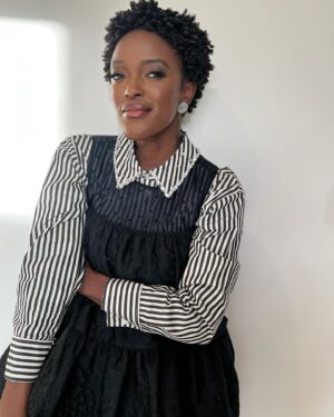 Krys Marshall Instagram - The look from my African American Film Critics Association panel, discussing acting, artistry and all the things. 🖤🩶🤍

Dressed in @katespadeny 
Styled by @stylistmelissalynn 
Makeup by @tashareikobrown for @chanel.beauty 
Press @aafca @forallmankind_