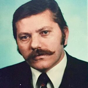 Kubat Instagram - Merhametli, cömert, vicdanlı… kısaca iyi bir insan olmayı öğreten… başta babam olmak üzere, tüm babaların #babalargünü kutlu olsun 🖤💫