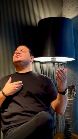 Kubat Instagram - Ah deli “Gönül” ah 🖤
Nostalji köşemizden deli gönüllere gelsin🎵
