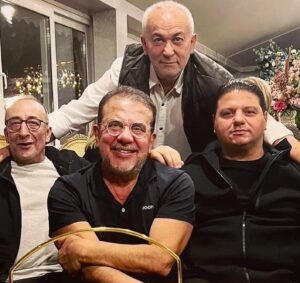 Kubat Instagram - En sevdiğin türküyle veda ediyorum sana can abim, artık gönüllerde yaşayacaksın🙏🏻 Gönül Adamı Mehmet Önday abimizi kaybetmenin derin üzüntüsünü yaşıyorum. Ailesine , dostlarına ve sevenlerine başğlığı diliyorum. Mekanın cennet, devrin daim olsun abim🖤 #insan #dost