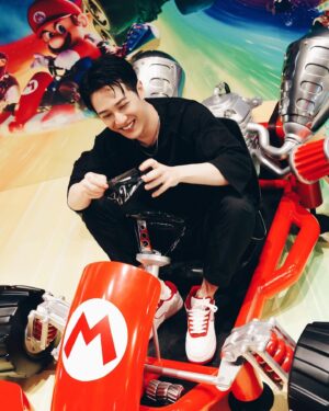 Kumachan Instagram - i wonder if u know
how i one up on yall like mario

帥鞋來自
@unknowndomain_official