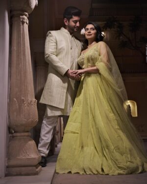 Kunal Jaisingh Instagram - Royalty in love exploring our own palace of dreams! 

Costume K&B :- @kalkifashion 
B’s H&M :- @makeup_bypashmeen 
Styled by :- @priyavajani 
📸:- @kapiltejwaniofficial

#sukar #couple #royal