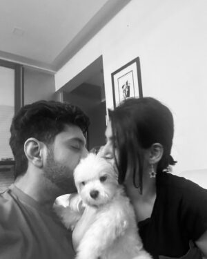 Kunal Jaisingh Instagram - Happy new year from us ✨♥️ 

They say a picture speaks a thousands words… definitely this one does and we are seizing it as we enter another fresh start! Another chance to get back up, restart, redetermine! Gratitude 🙏✨ 

#prosperousnewyear