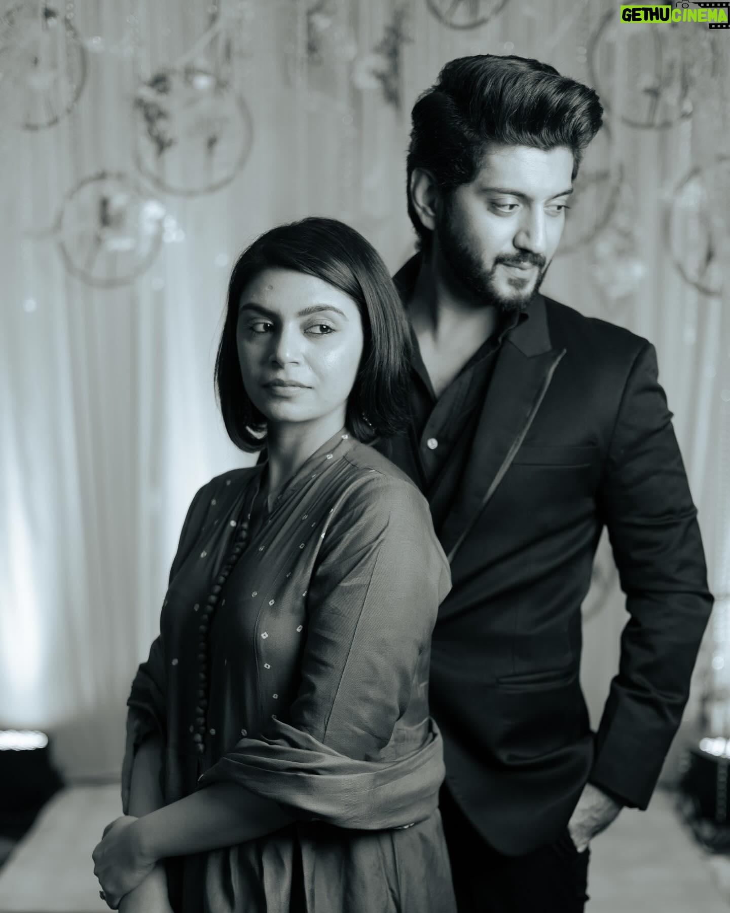 Kunal Jaisingh - 56.8K Likes - Your love keeps me warm all year long. Making new memories and falling in love all over again. Together is the only place I want to be.
📸:- @knotshots.in
