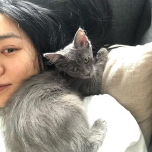 Kunjue Li Instagram - Throw back to when Mimi was tiny and clinging, she is a strong independent woman now lol. #catofmylife